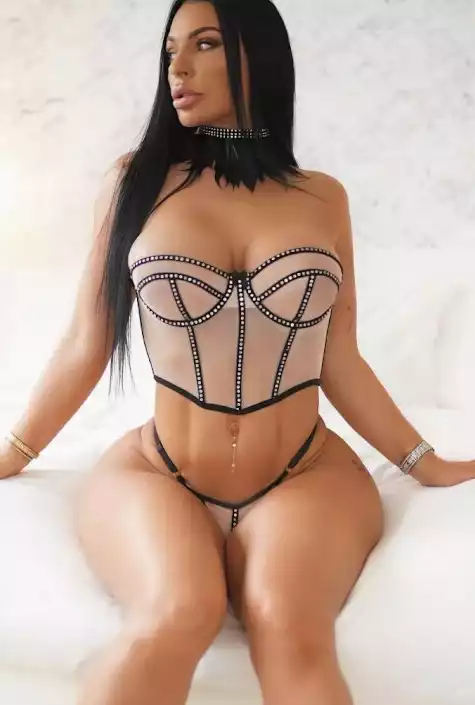 Mumbai Hosewife Escorts